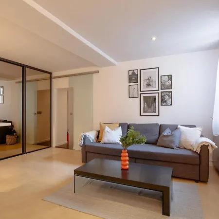 Quiet 1br With Ac Near Opera&champs-élysées Parigi